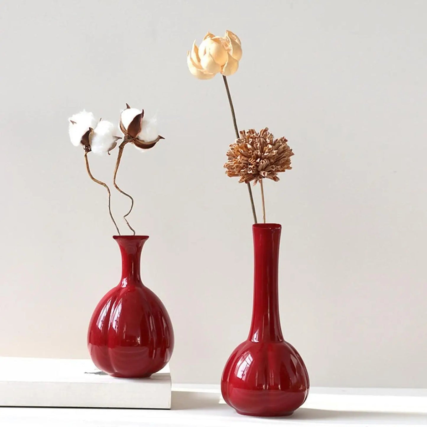 Ceramic Red Vase Creative Modern Rustic Flower Vases Desktop Ceramic Vase for Shelf Kitchen Dining Room Bookshelf Home Decor