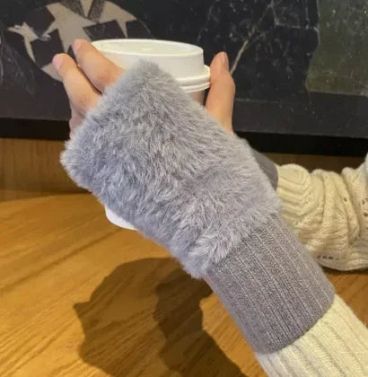 Fashionable Half Finger Gloves Suitable for Women's Soft and Warm Winter Luxurious Solid Color Plush Knitted Fingerless Gloves