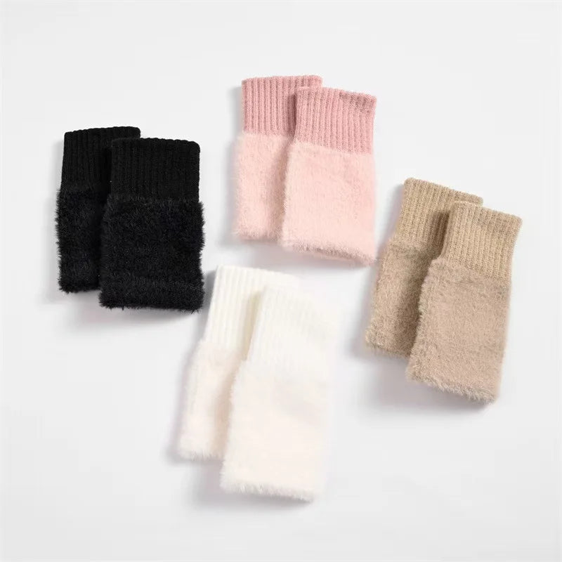 Fashionable Half Finger Gloves Suitable for Women's Soft and Warm Winter Luxurious Solid Color Plush Knitted Fingerless Gloves