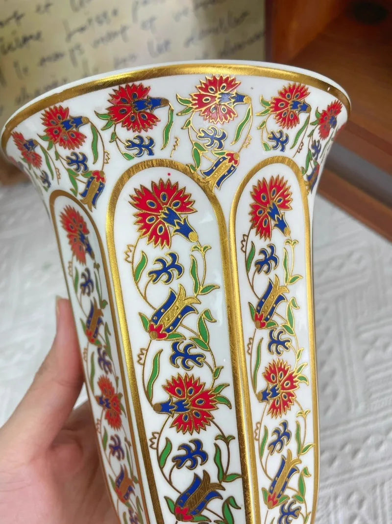 Ceramics Vase Elegant Porcelain Vases Modern Aesthetic Small Flower Bottle Luxury Decorative Vases Interior Desk Decorations