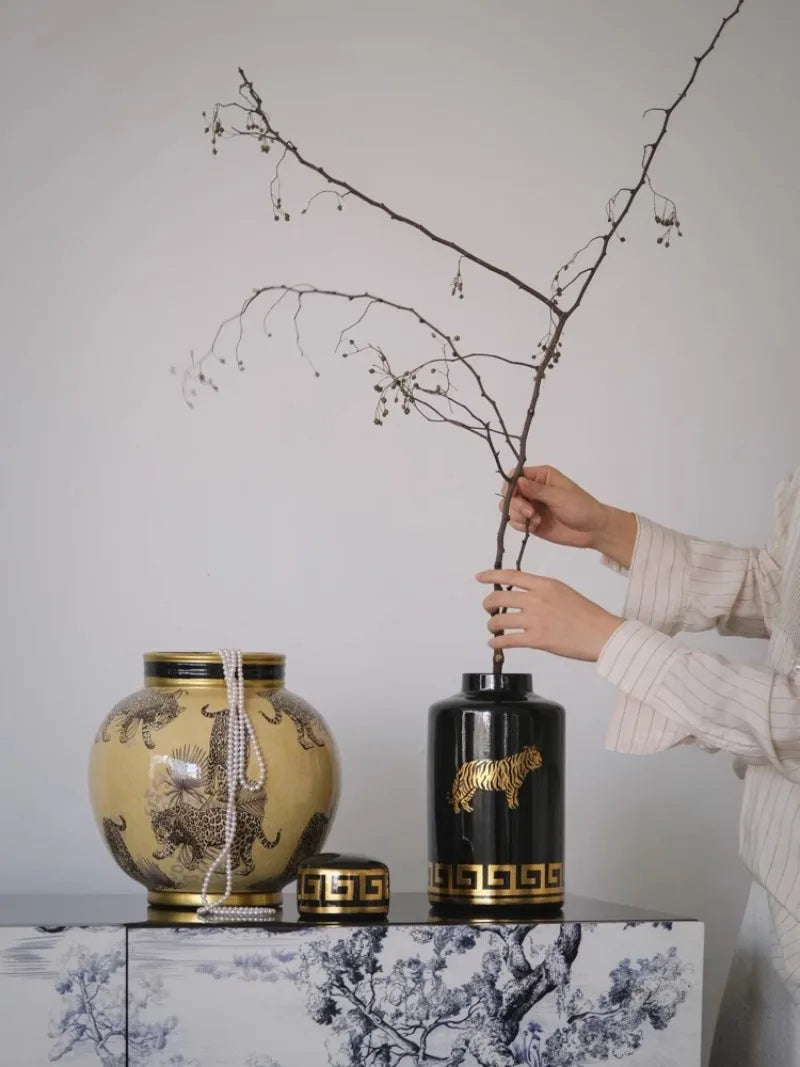 Ceramics Vases Modern Storage Flower Bottle Sculptures Elegant Room Ornaments Home Decoration Table Top Items Holiday Gifts