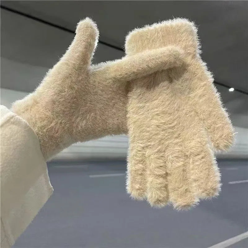 Fashionable Half Finger Gloves Suitable for Women's Soft and Warm Winter Luxurious Solid Color Plush Knitted Fingerless Gloves