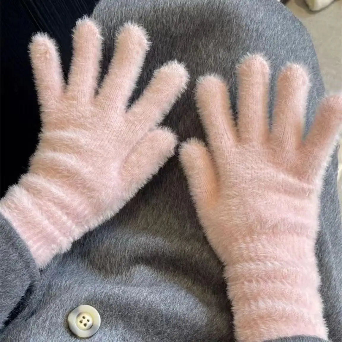 Fashionable Half Finger Gloves Suitable for Women's Soft and Warm Winter Luxurious Solid Color Plush Knitted Fingerless Gloves